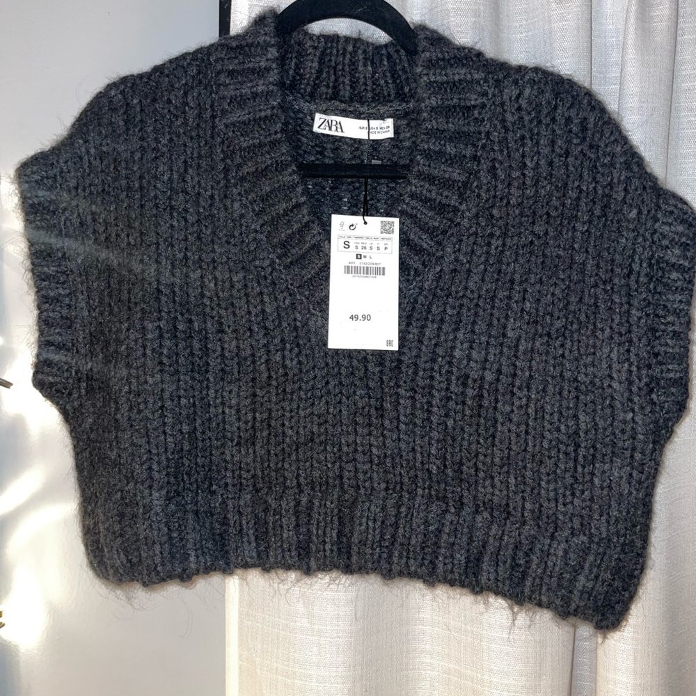 Zara knit cap sleeved cropped vest